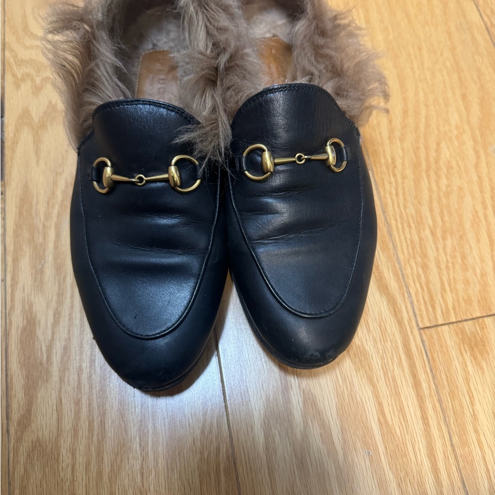 Gucci Black Leather Moccasins with Fur Trim